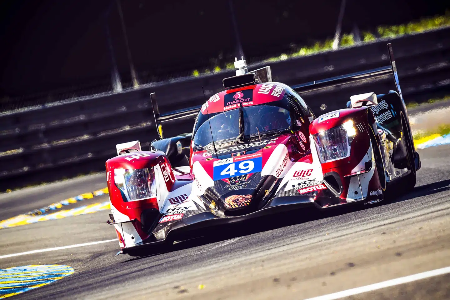 Kevin Magnussen fik som teamets mest uerfarne Le Mans-kører flere omgange end far Jan og Anders Fjordbach under søndagens test.