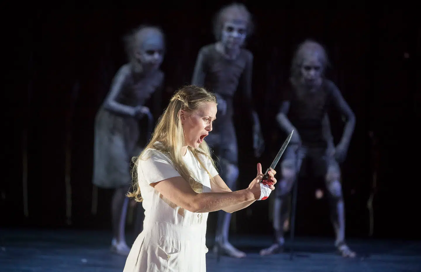Den norske sopran, Mari Eriksmoen, trak mandag aften kun 30 tilhørerer til Glassalen i Tivoli. Her er hun under en tidligere koncert. Foto BERTRAND LANGLOIS / AFP