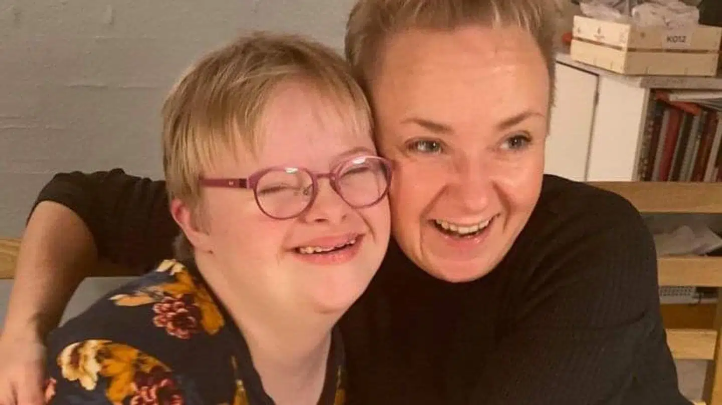 Puk ses her sammen med sin mor, Tina Kær Nielsen. Foto: Privat.