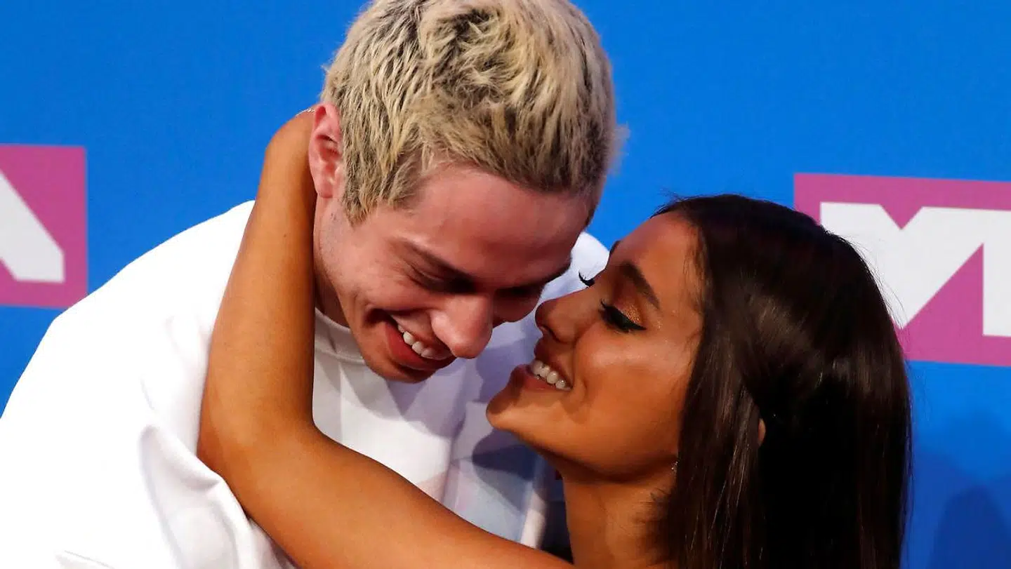 Pete Davidson and Ariana Grande. til MTV Video Music Awards i 2018.