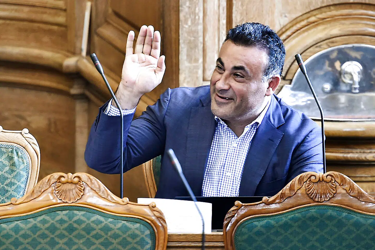 Naser Khader er af flere kvinder anklaget for seksuelle krænkelser og grænseoverskridende adfærd. Han afviser alle anklager.