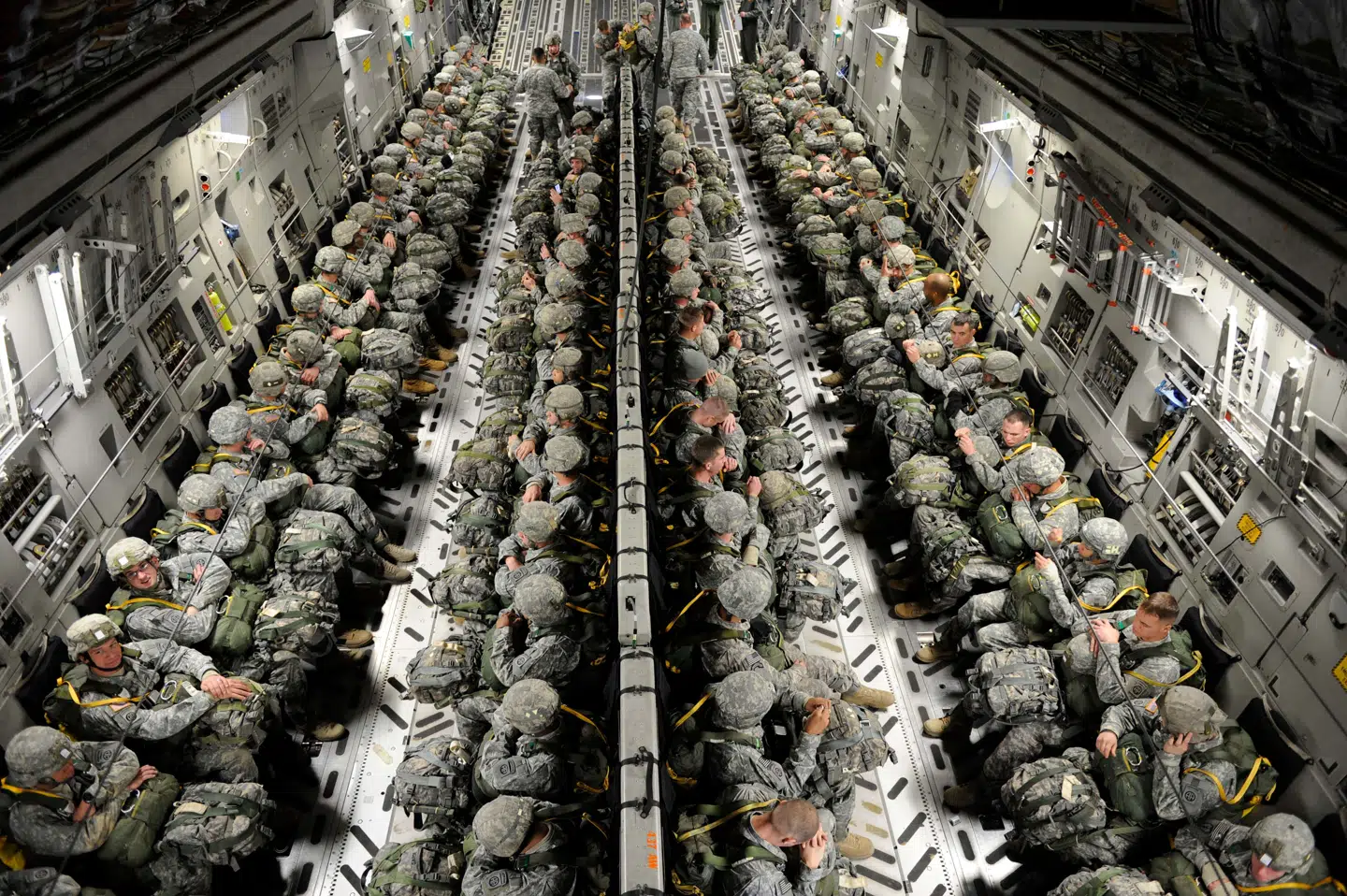Sådan ser det normalt ud, når en C-17 er læsset med amerikanske tropper.