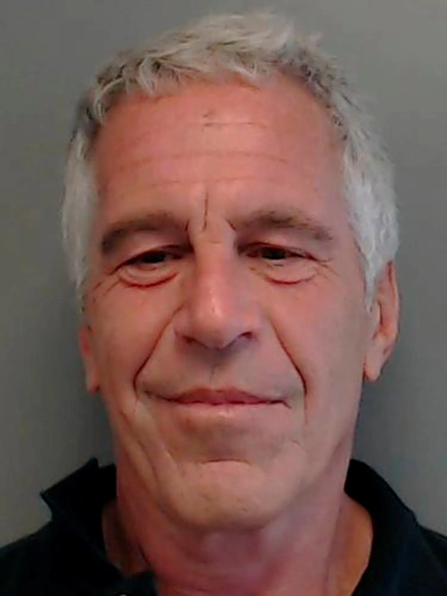 Den nu afdøde milliardær Jeffrey Epstein, der blev dømt for seksuelle overgreb mod mindreårige og tog sit eget liv i fængslet i New York.