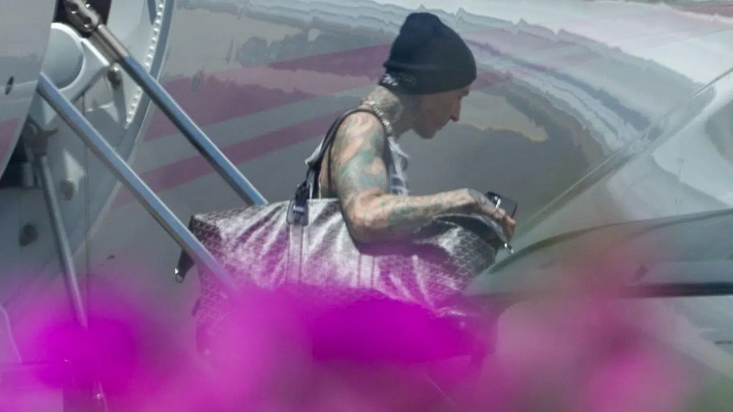 Travis Barker på sin første flyvetur i 13 år.
