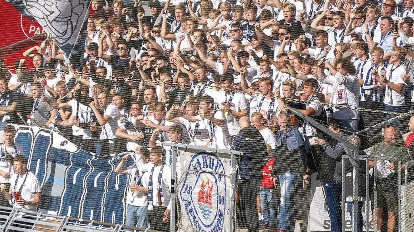 En gruppe AGF-fans sang grimme ord om Grabara. ARKIVBILLEDE.