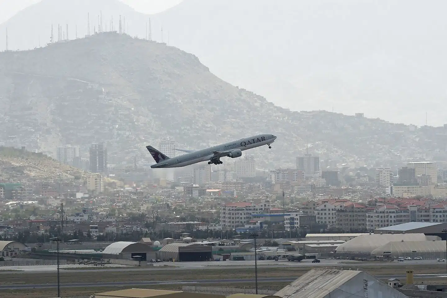 I de seneste døgn har tusinder forladt Afghanistan via lufthavnen i Kabul.