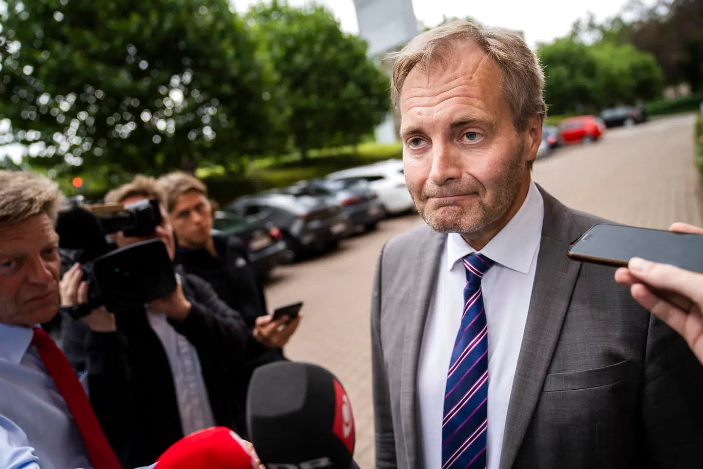 Peter Skaarup (DF) ankommer til retten i Lyngby hvor straffesag mod Dansk Folkepartis næstformand Morten Messerschmidt fortsætter mandag den 9. august 2021.. (Foto: Martin Sylvest/Ritzau Scanpix)