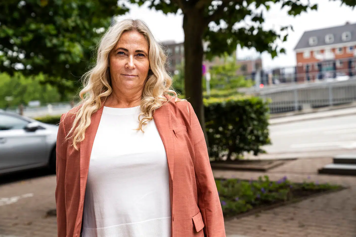 Rikke Karlsson og hendes mand Asbjørn With ankommer til retten i Lyngby hvor straffesag mod Dansk Folkepartis næstformand Morten Messerschmidt fortsætter mandag den 9. august 2021.. (Foto: Martin Sylvest/Ritzau Scanpix)