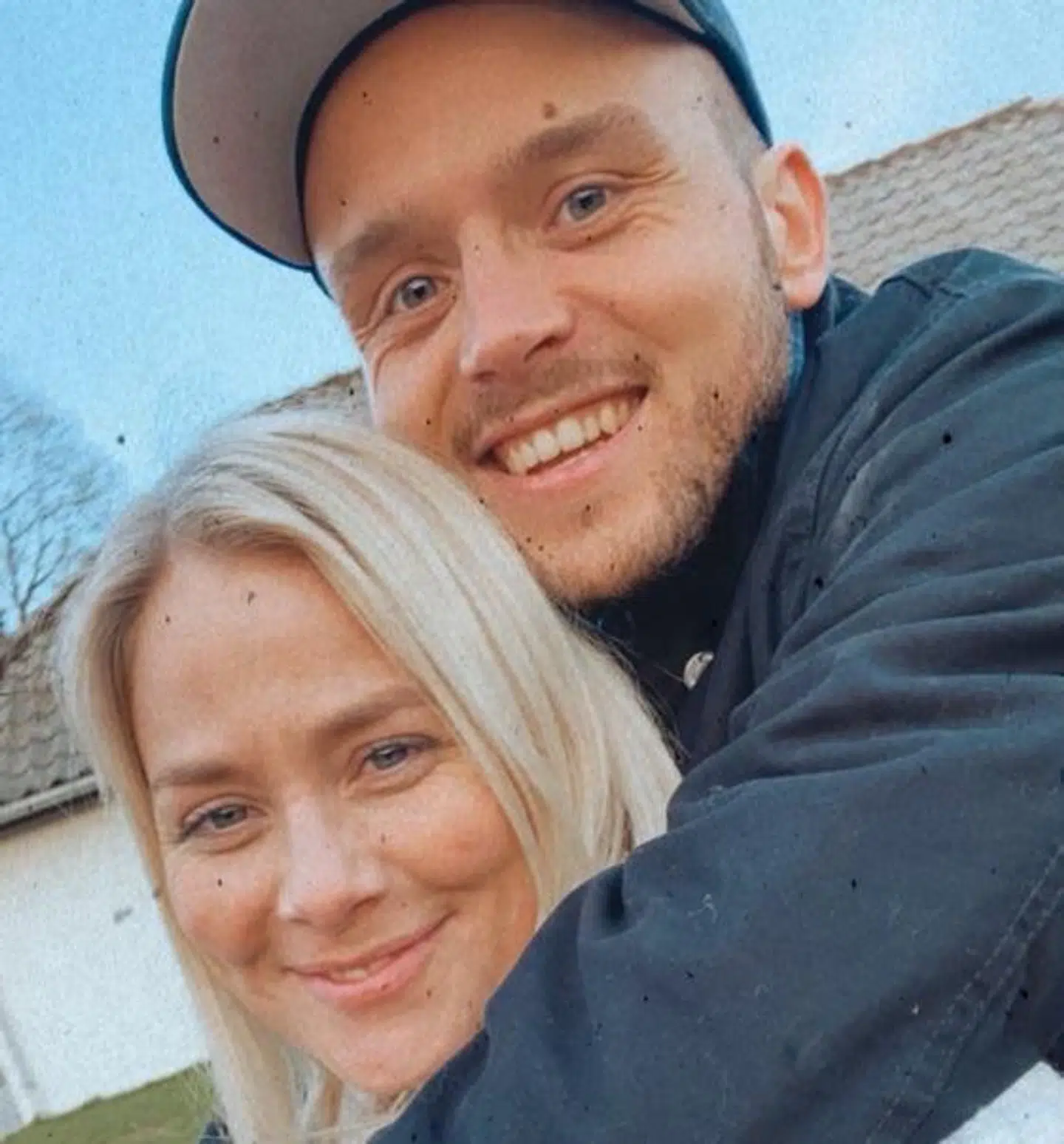 Stine og Oliver har dannet par i fire måneder og er flyttet sammen i Vejle.