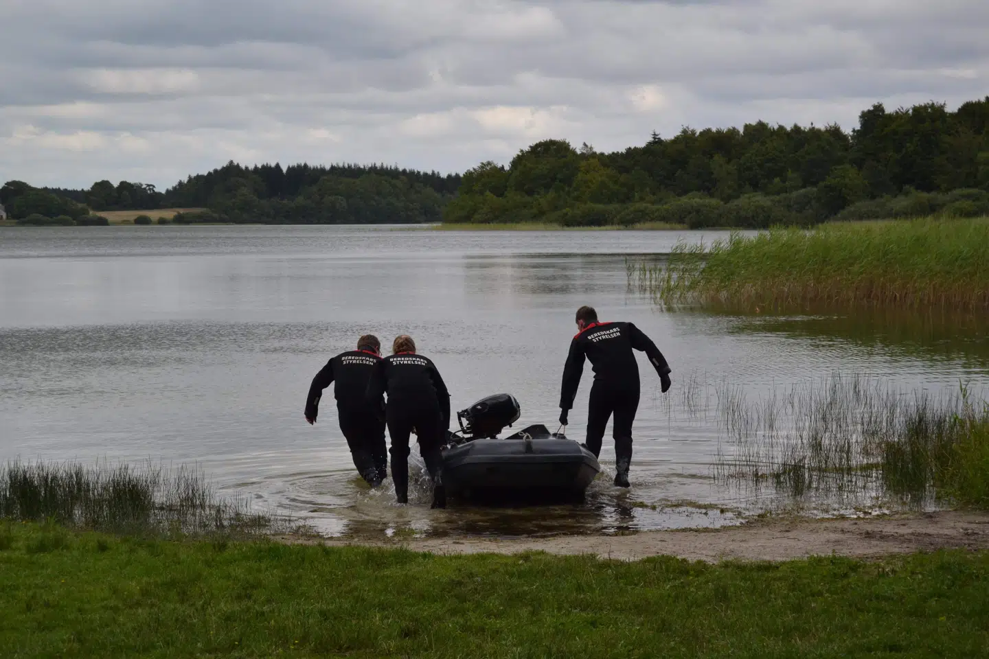 Eftersøgning ved Hampen Sø. Foto: Presse-fotos.dk