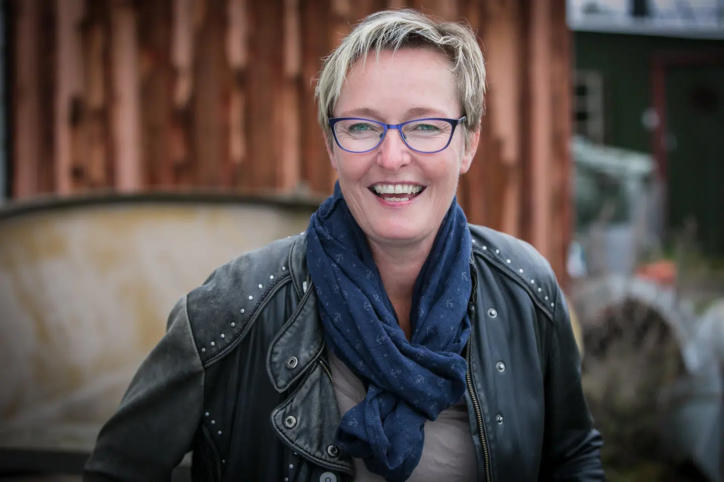 Anne Grønlund er bange for, at hun er for overkvalificeret til ufaglærte jobs, og derfor har været ledig i to år nu.