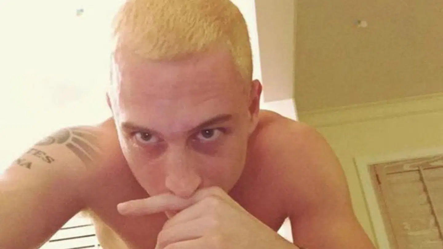 Chester Hanks har tidligere udtalt, at han engang tog så meget kokain, at hans næse stoppede til.