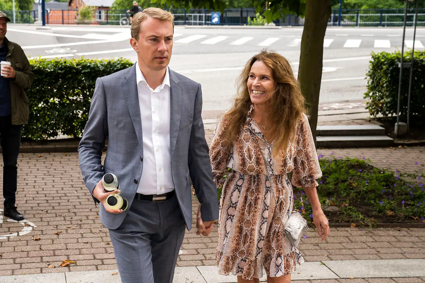 Morten Messerschmidt og Dot Wessman ankommer til retten i Lyngby hvor straffesag mod Dansk Folkepartis næstformand Morten Messerschmidt fortsætter mandag den 9. august 2021.. (Foto: Martin Sylvest/Ritzau Scanpix)