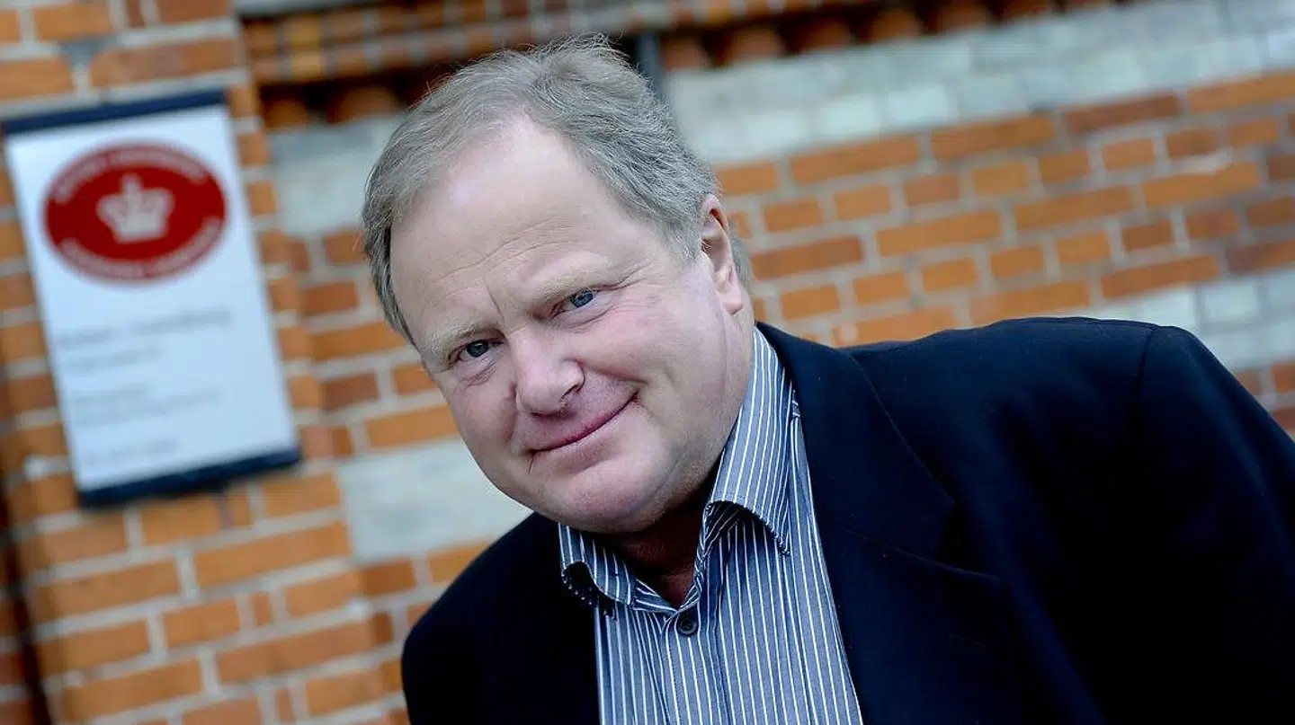 Jyllands-Postens tidligere chefredaktør Carsten Juste forstår familiens beslutning om, at hemmeligholde tegnerens gravsted.