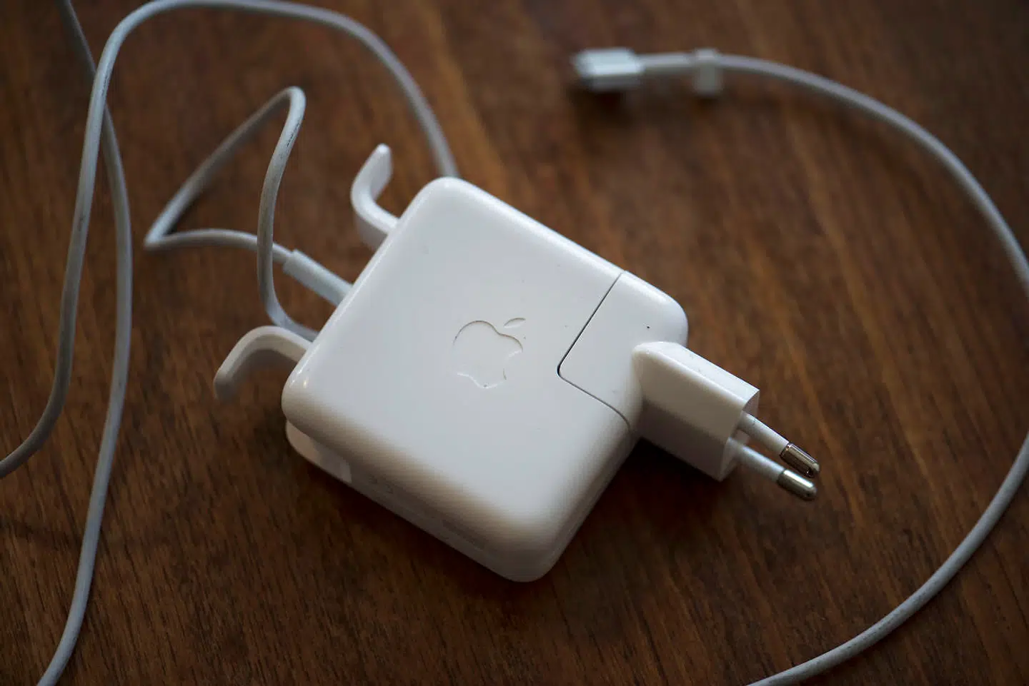 Billedet er hentet i arkivet. Opladeren på billedet er ikke en af de produkter, der bliver omtalt i artiklen. (Arkivfoto)