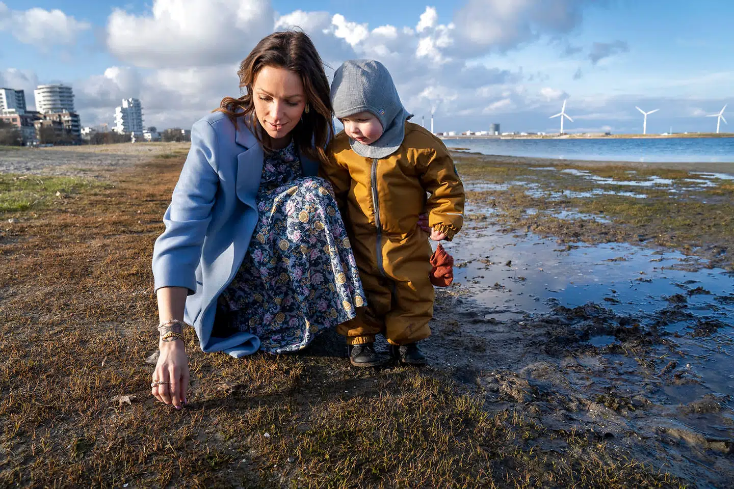 Lisbeth Østergaard har haft sit og se til med parrets to sønner, 3-årige Carlo og 6-årige Viggo, mens far Ralf var afsted til 'Robinson'. Her ses Lisbeth med parrets yngste barn, sønnen Carlo, sidste år.