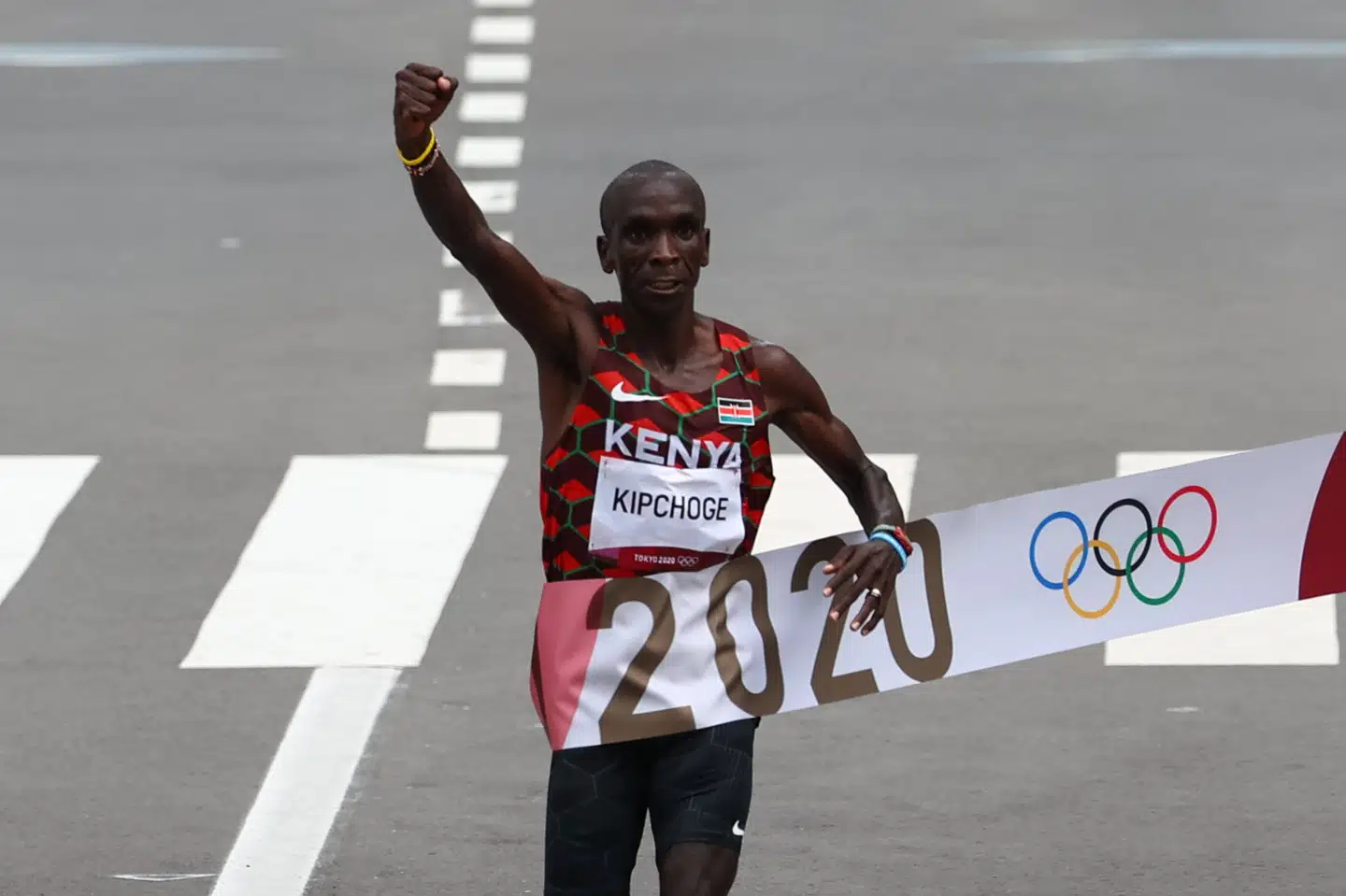 36-årige Eliud Kipchoge kan kalde sig dobbelt olympisk mester efter sin triumf i maratonløbet ved OL. Feline Lim/Reuters