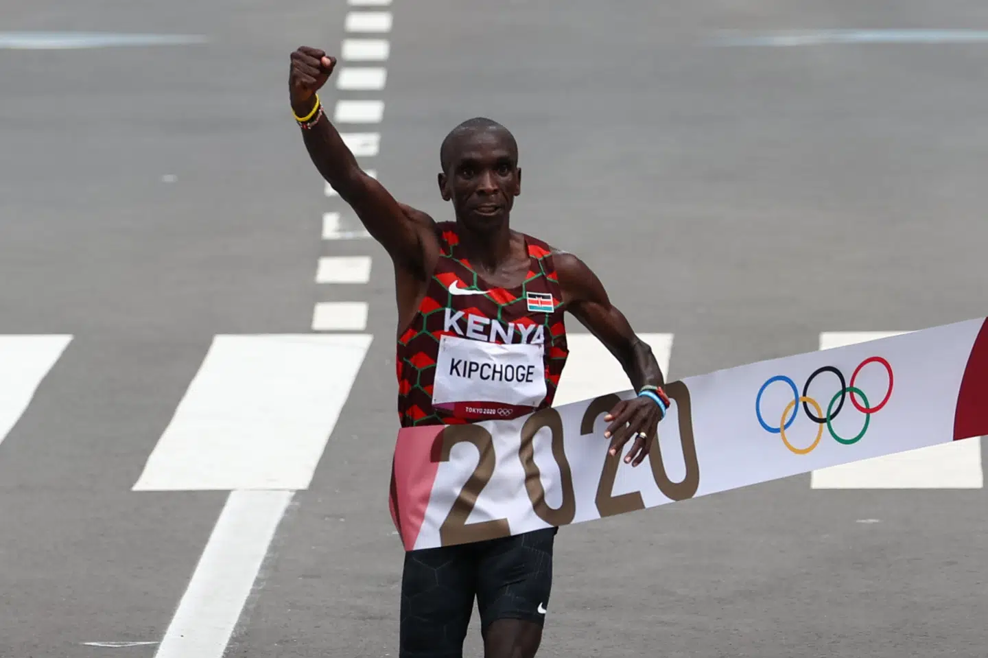 36-årige Eliud Kipchoge kan kalde sig dobbelt olympisk mester efter sin triumf i maratonløbet ved OL. Feline Lim/Reuters