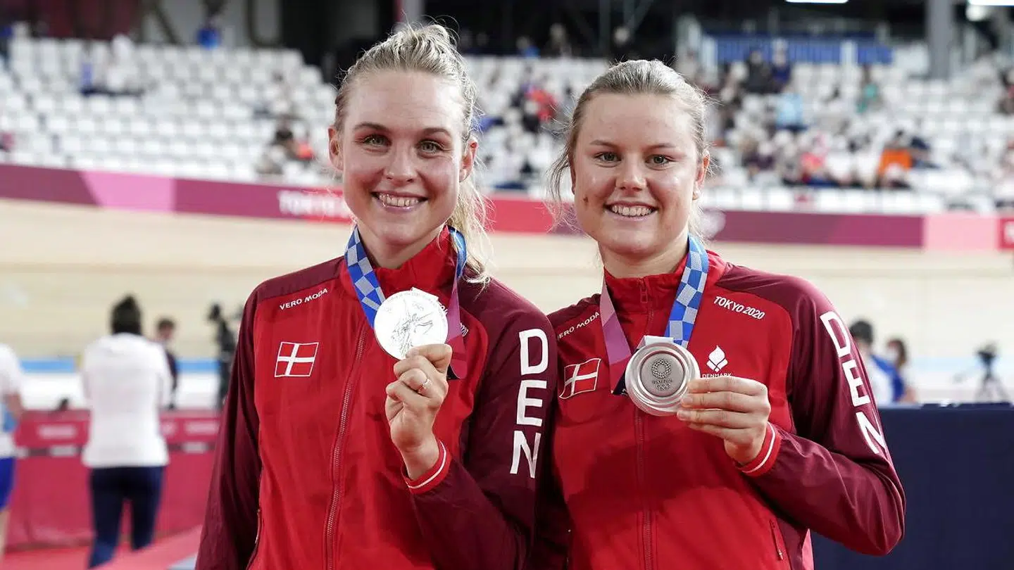 Lasse Norman Hansen er kærester med fredagens OL-sølvvinder Julie Leth (til venstre).