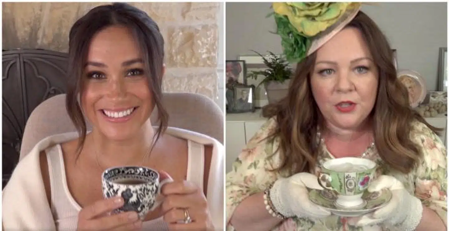 Kritikere mener, at hertuginde Meghan og Melissa McCarthy her gør grin med dronning Elizabeth.