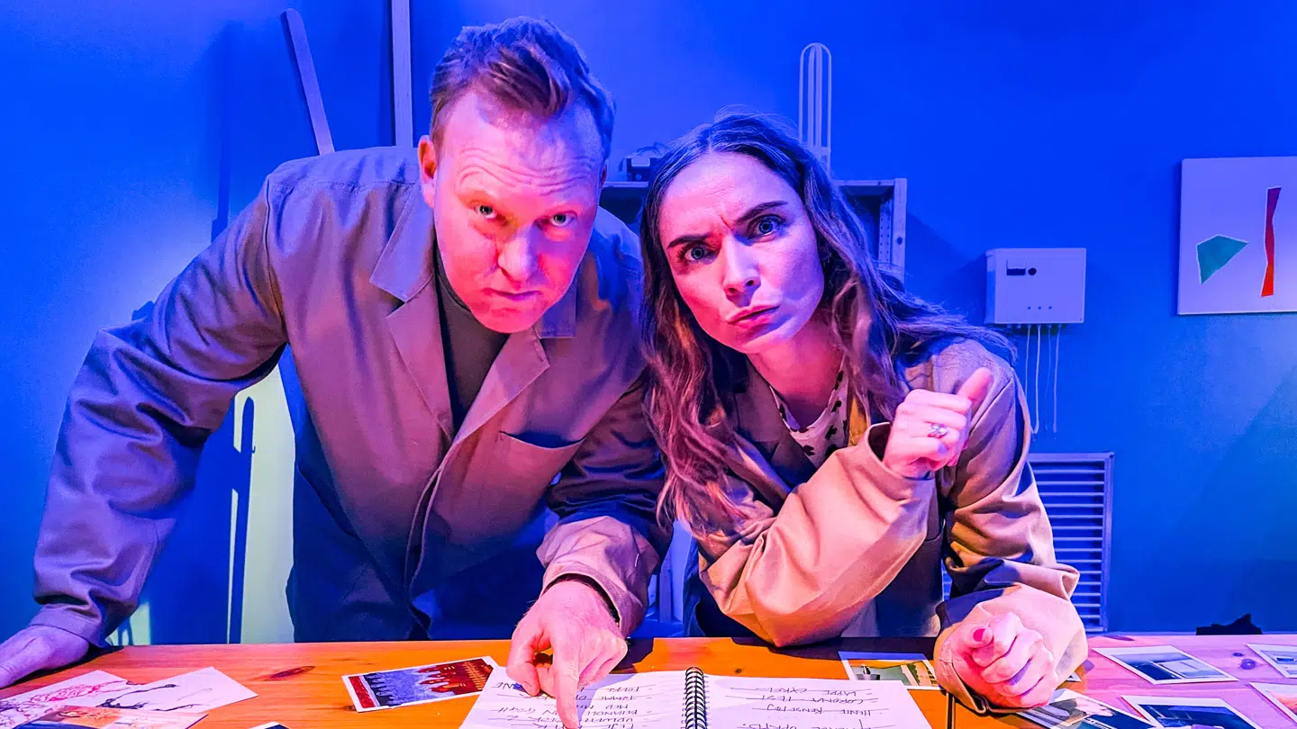 Anders Breinholt og Neel Rønholt er værter på 'En vej ud'.