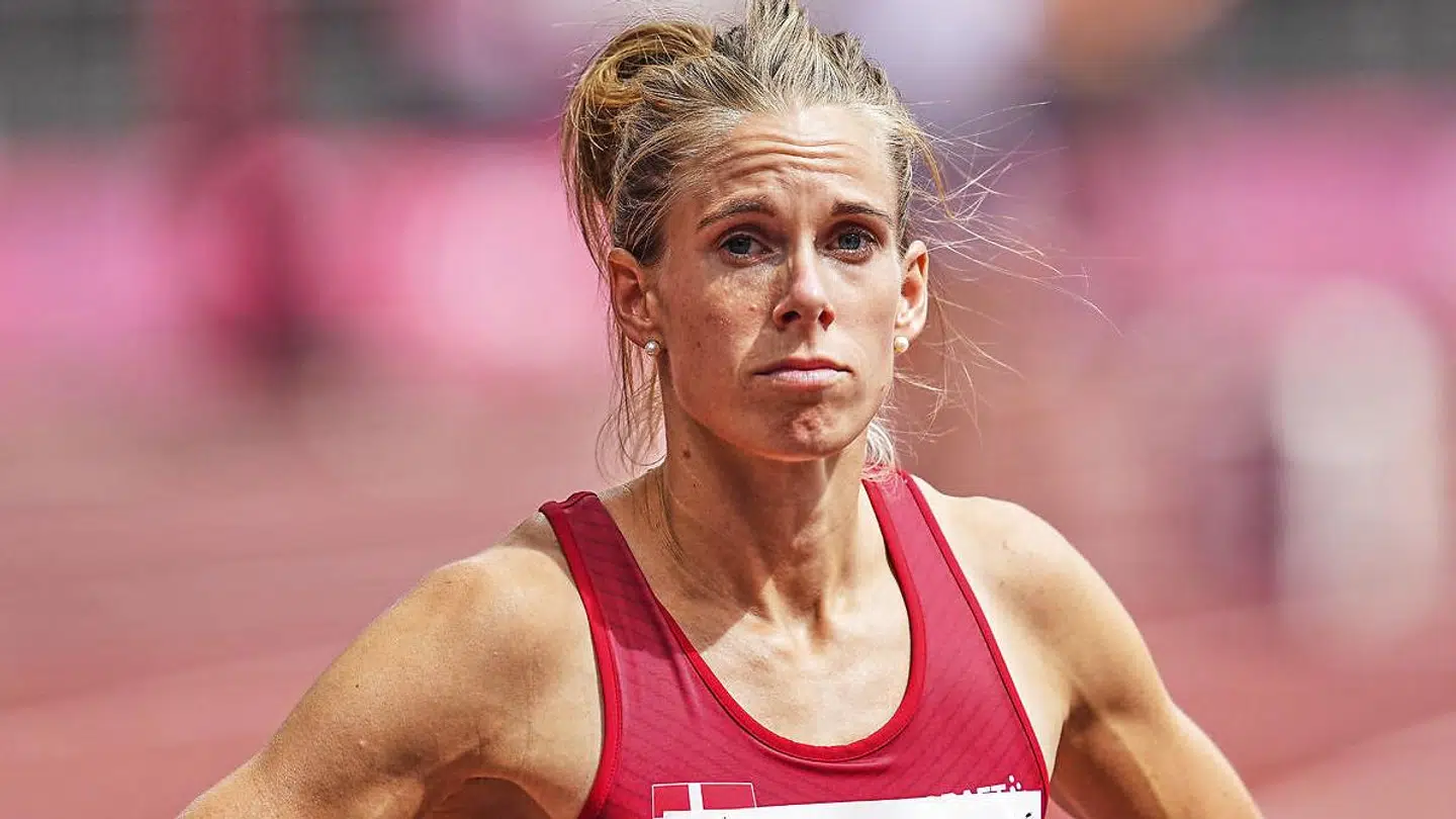 Sara Slotts OL sluttede, da hun styrtede i et spring.