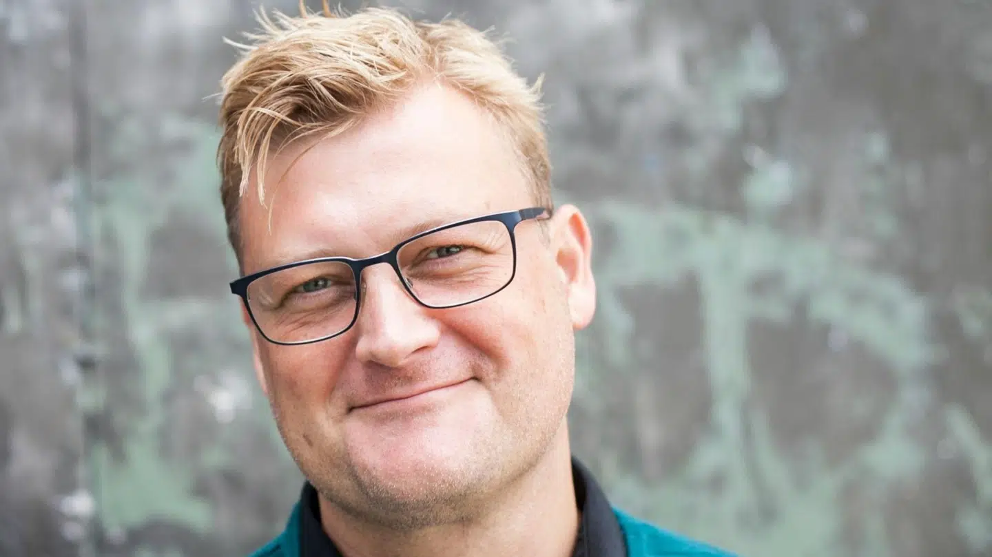 Jon Kristian Lange er seniorrådgiver hos børneorganisationen Red Barnet. Her han har været de seneste 15 år og har speciale i børns digitale liv.