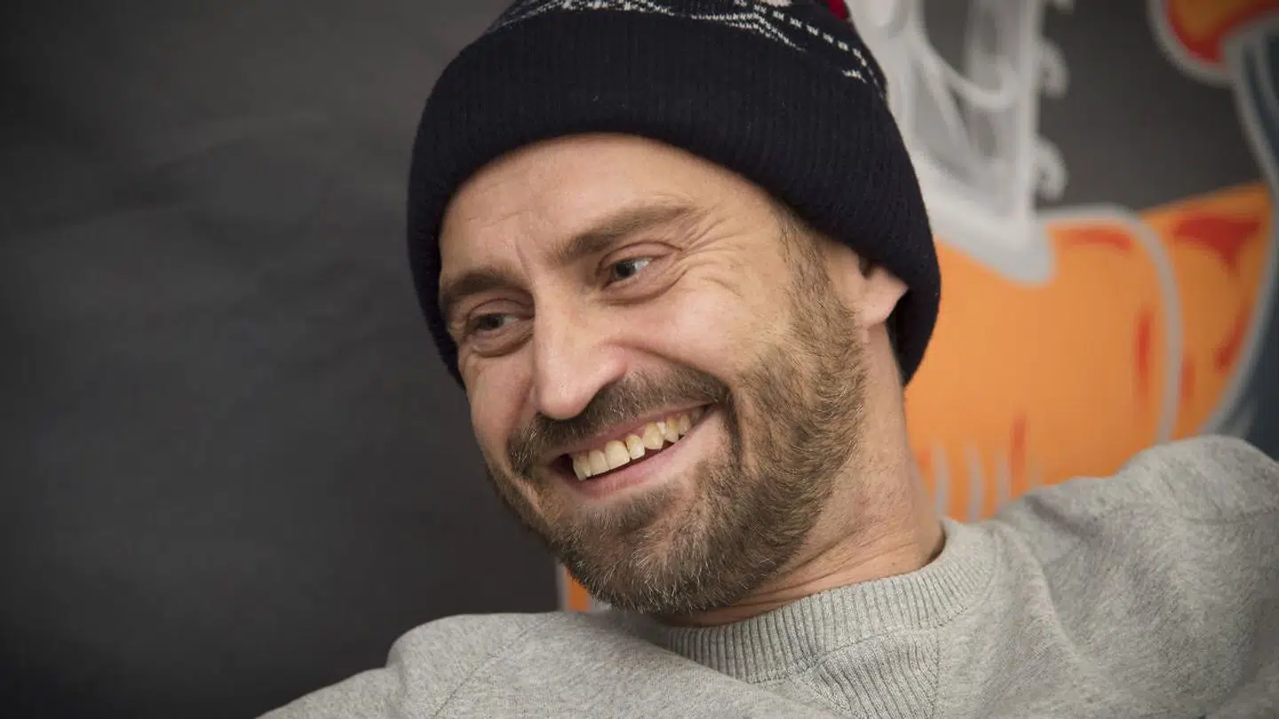 Jokeren (Jesper Dahl) sælger nu hilsner på Memmo.