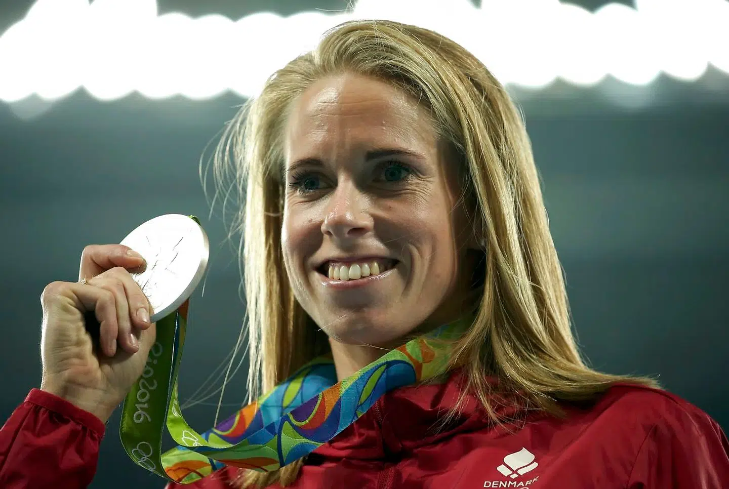 En stolt Sara Slott i forbindelse med medaljeceremonien ved OL i Rio.