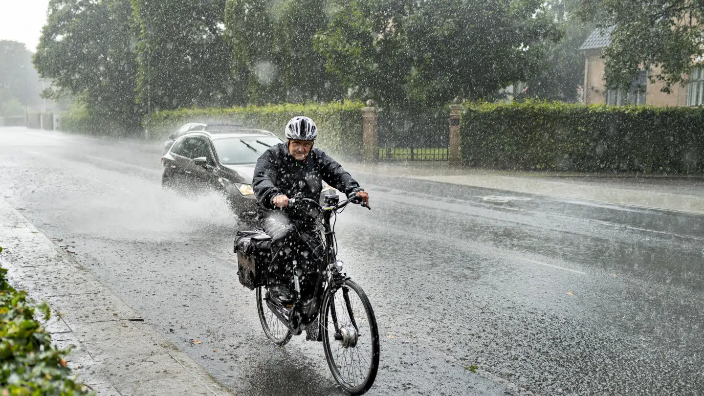 Kraftig regn i Aalborg.