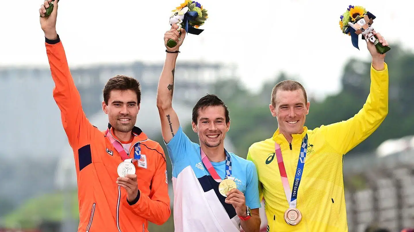 Primoz Roglic sikrede sig guld, mens australske Rohan Dennis (th.) og hollandske Tom Dumoulin (tv.) sikrede sig henholdsvis sølv og bronze.