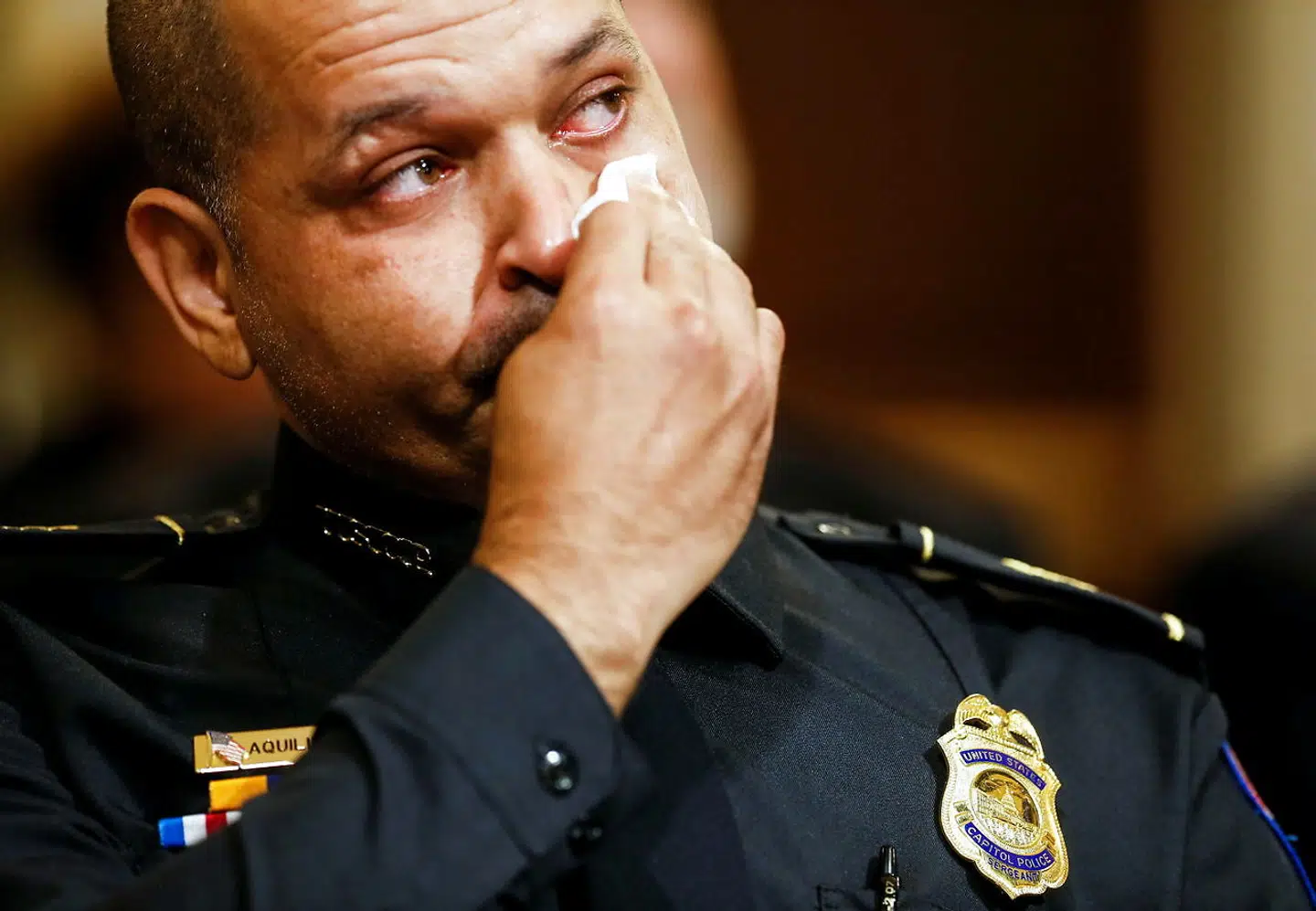 Aquilino Gonell i tårer under sin vidneforklaring.