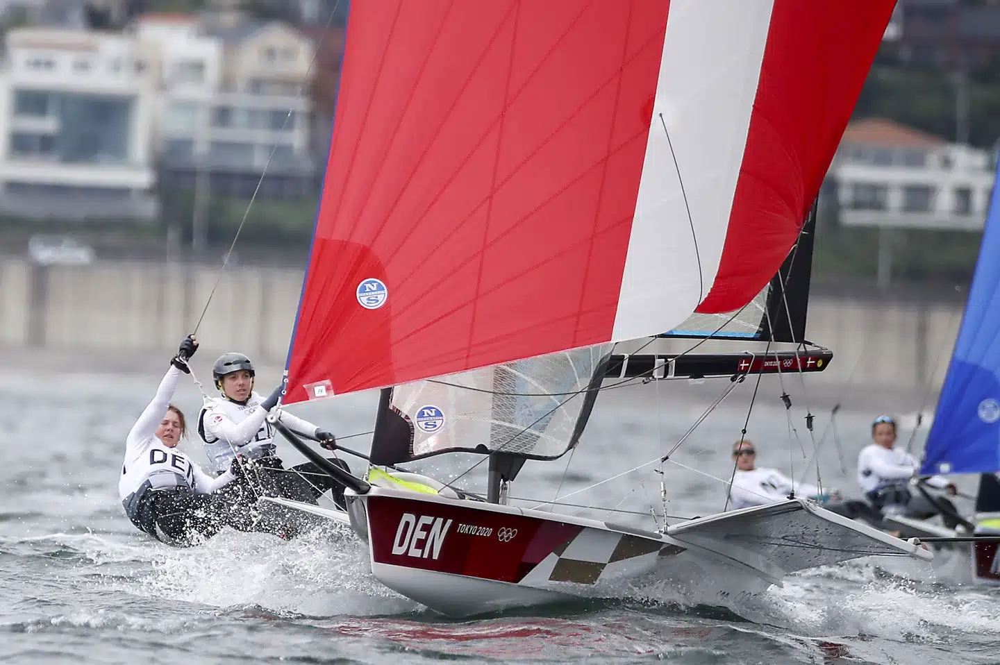 Ida Marie Baad og Marie Thusgaard vandt den femte OL-sejlads - onsdagens anden sejlads - i 49'er FX. Olivier Hoslet/Ritzau Scanpix