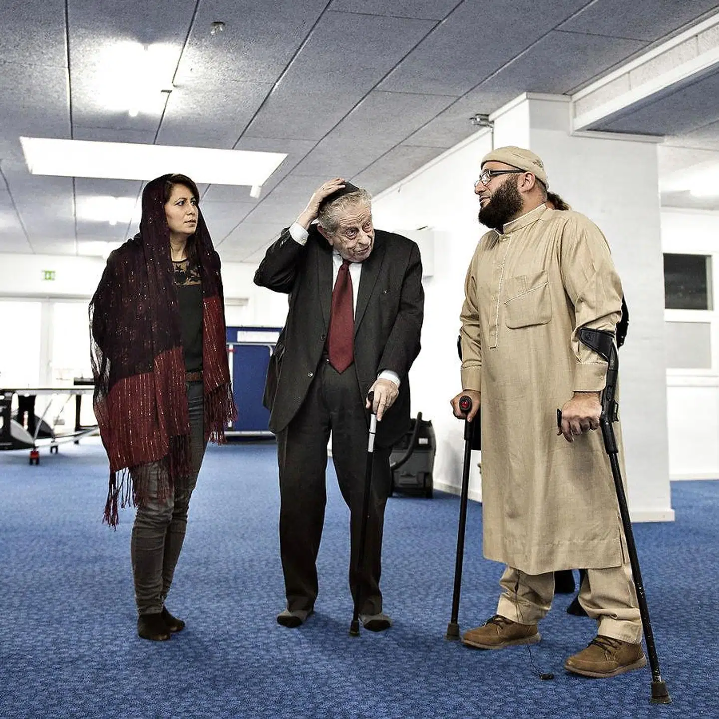 Overrabbiner Bent Melchior, forkvinde for Foreningen Brobyggererne Özlem Cekic og ledelsen af Grimhøjmoskeen fotograferet sammen i 2016.