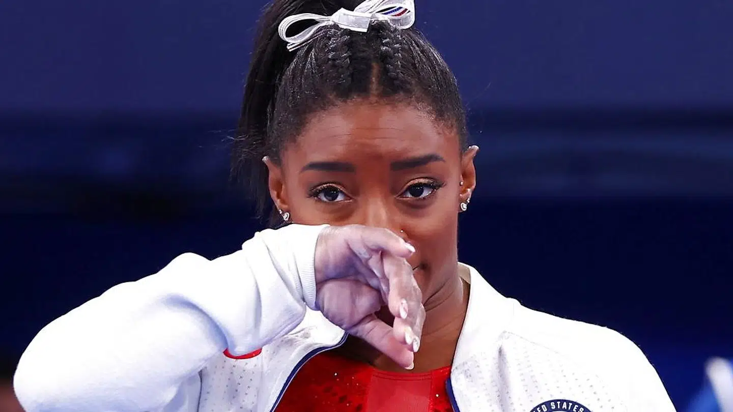 Simone Biles trak sig, fordi hun kæmper med det mentale.