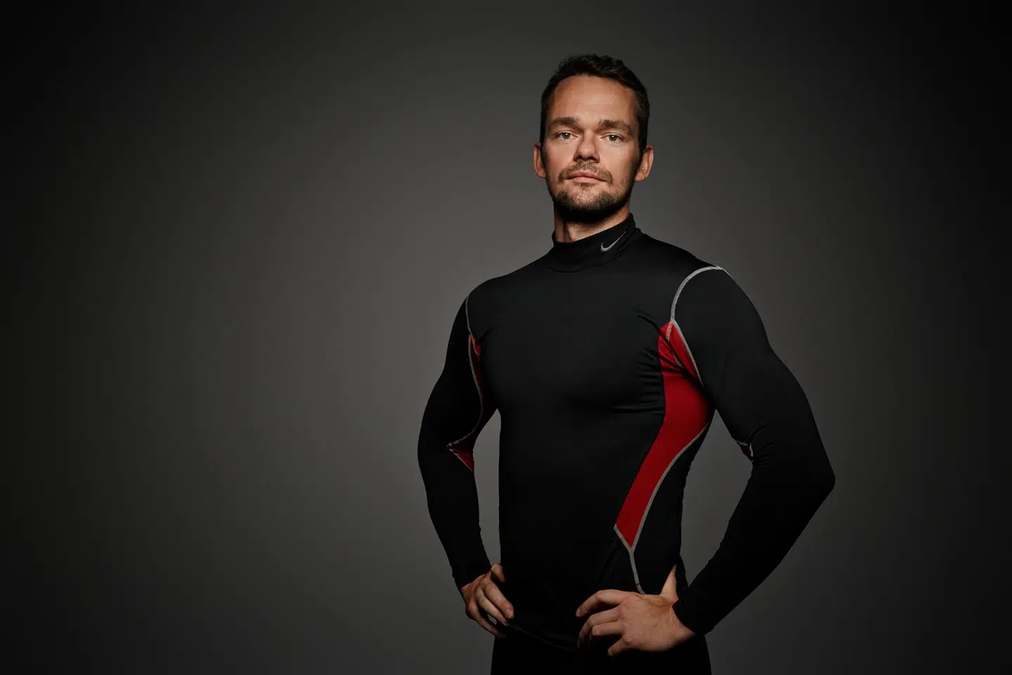 Anders Nedergaard er ekspert indenfor ernæring, sundhed og træning, blandt andet i den tidligere Radio24syv-podcast Fitness M/K. Han har en ph.d. i muskelbiologi og har forsket i biokemi og humanbiologi. Han er også tidligere personlig træner for elitesportsudøvere. Desuden medstifter af brancheforeningen PT Danmark for personlige trænere.