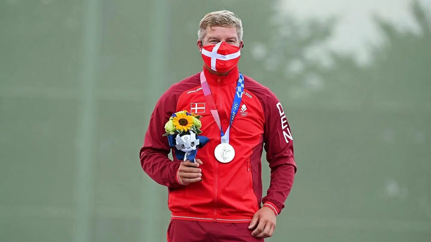 Sølvmedalje til Jesper Hansen og Danmark.