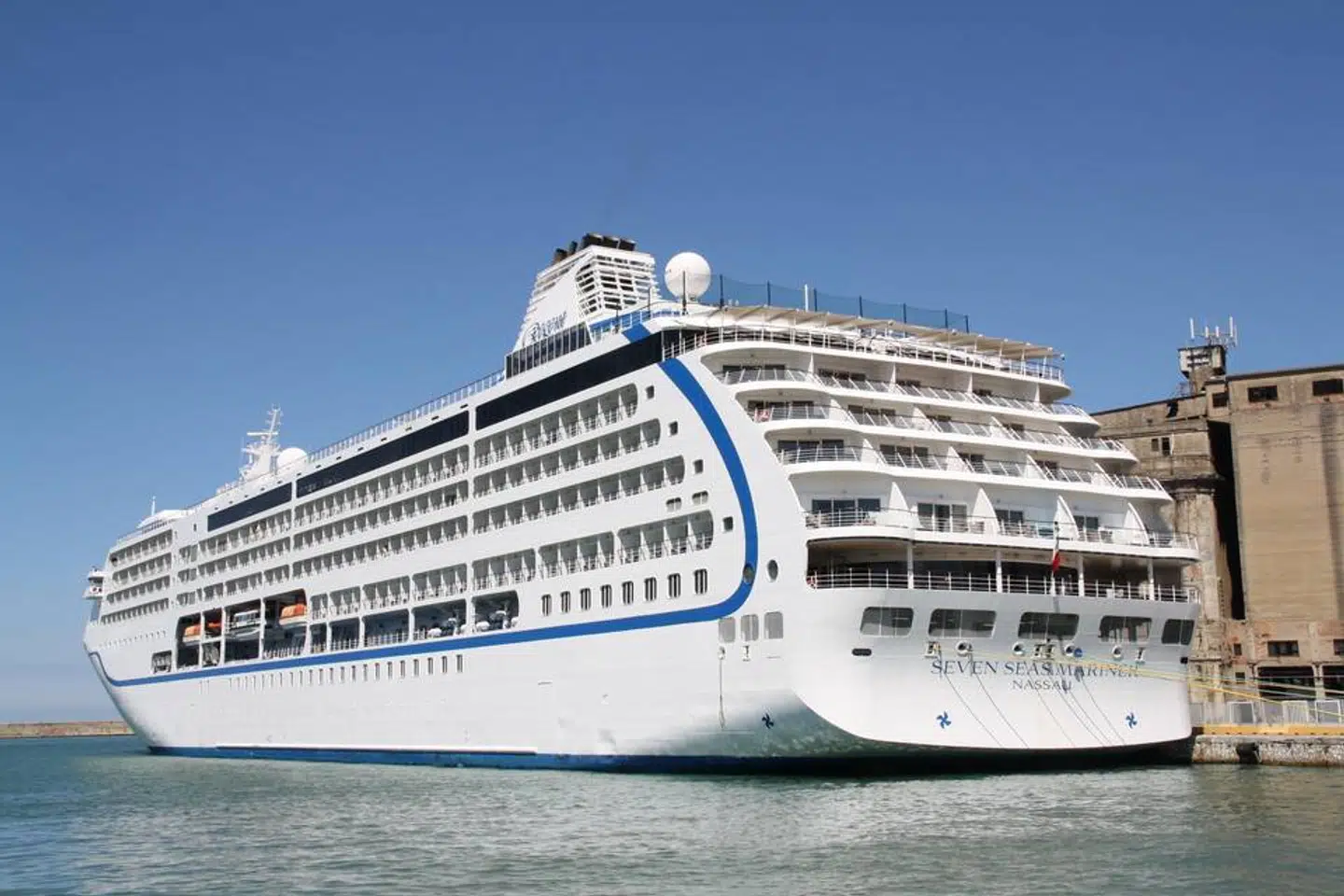 Her ses det gigantiske krydstogtskib