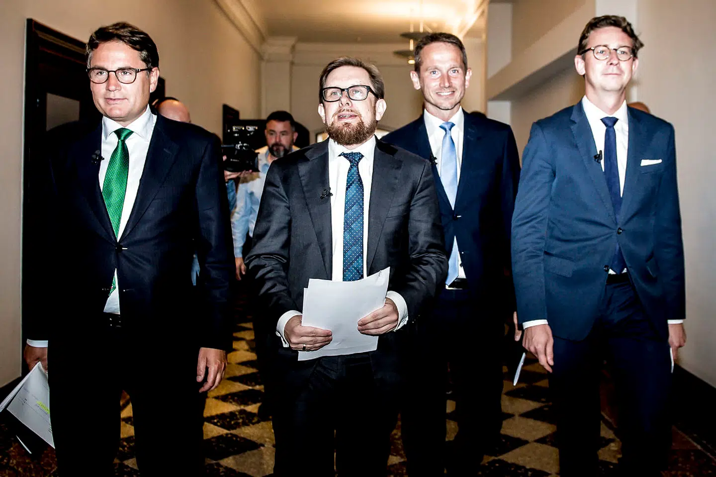 Simon Emil Ammitzbøll sad i VLAK-regeringen på opgaven som økonomi- og indenrigsminister. Her sammen med nogle af regeringens andre ministre i 2017.