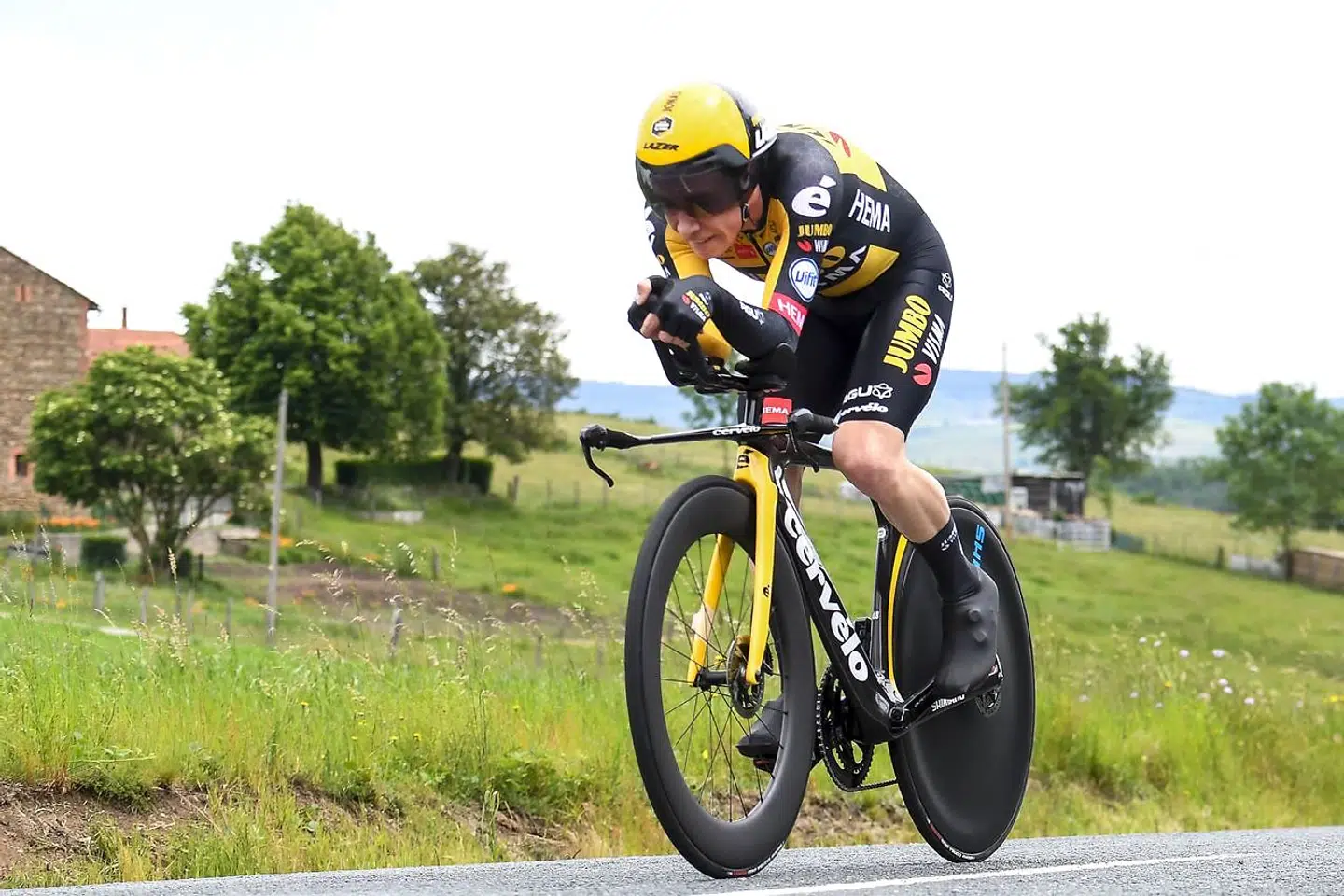 Jonas Vingegaard, der har lagt cyhelverdenen ned i Tour de France, er fra Glyngøre.