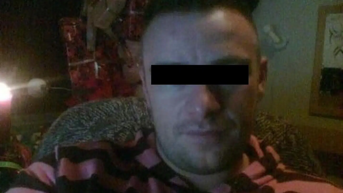 46-årige Thomas Marx er blevet idømt fire års fængsel i Frankrig i en retssag, han ikke var blevet orienteret om fandt sted. Nu kræver franskmændene ham udleveret, men han er gået under jorden.