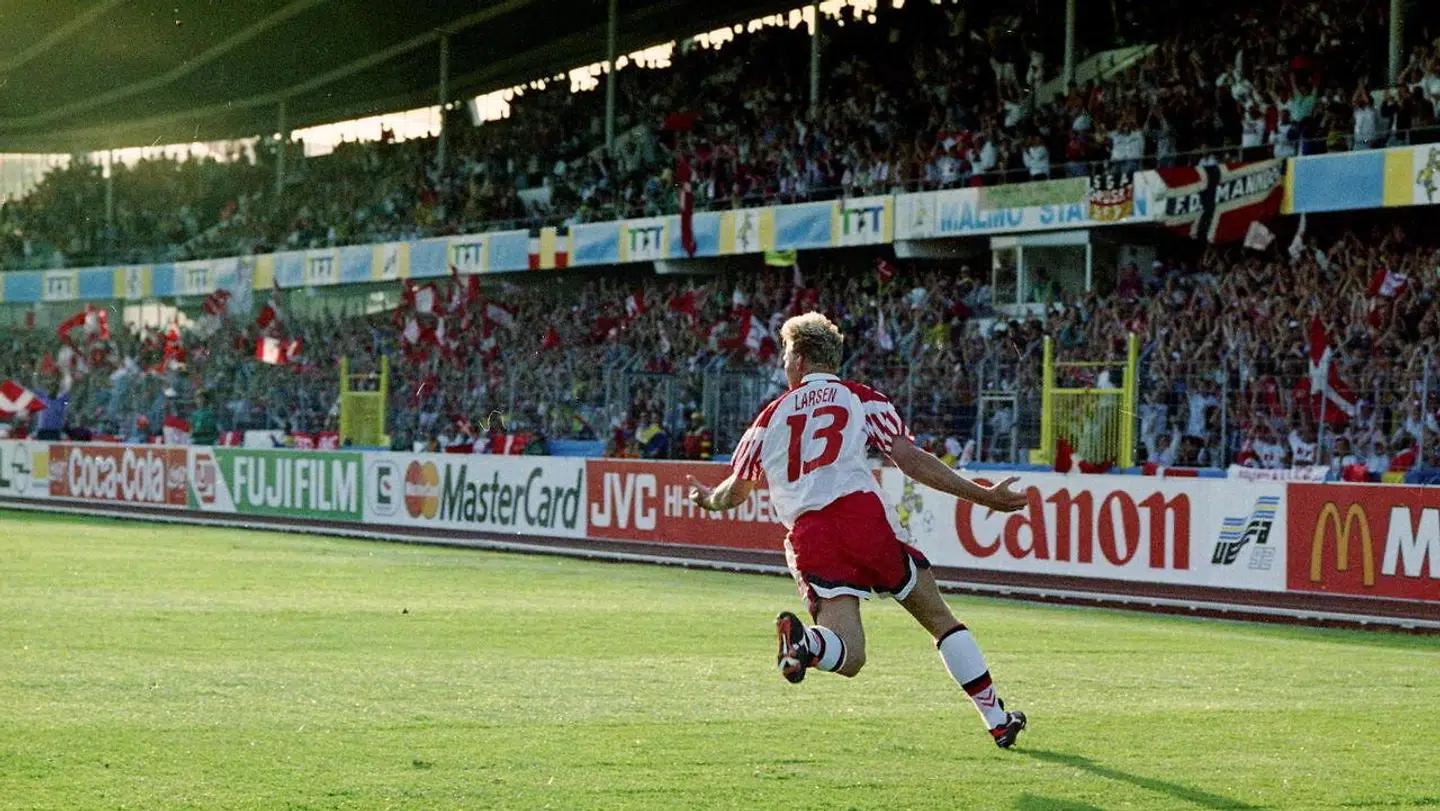 Henrik Larsen scorede det første mål, da Danmark i 1992 besejrede Frankrig 2-1.
