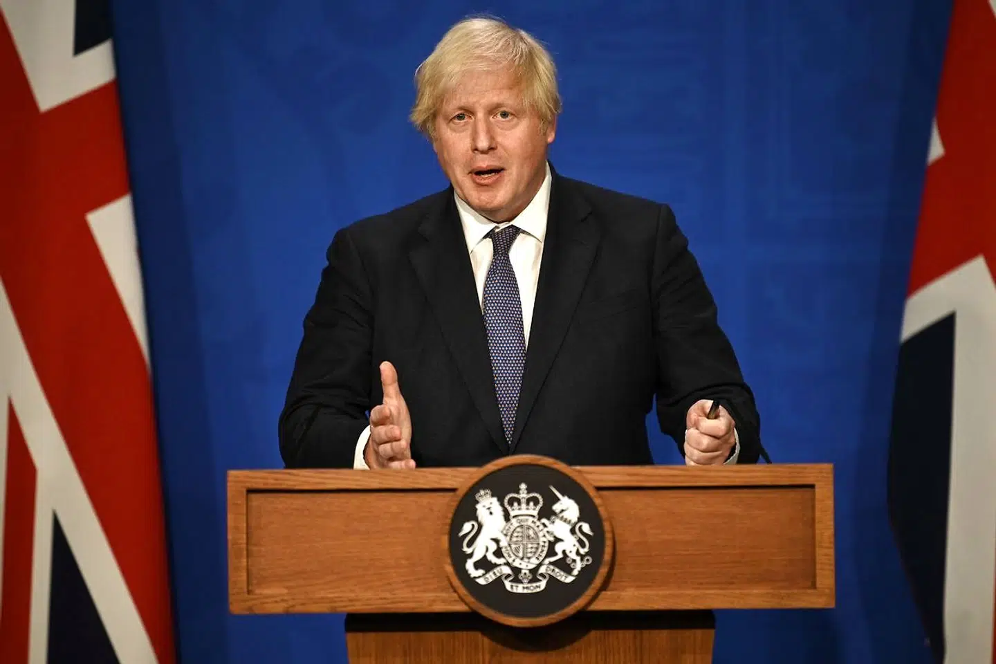 Boris Johnson er blevet kaldt en hykler, fordi han prøvede at krybe udenom selvisolering efter at have været i nærkontakt med en coronasmittet.