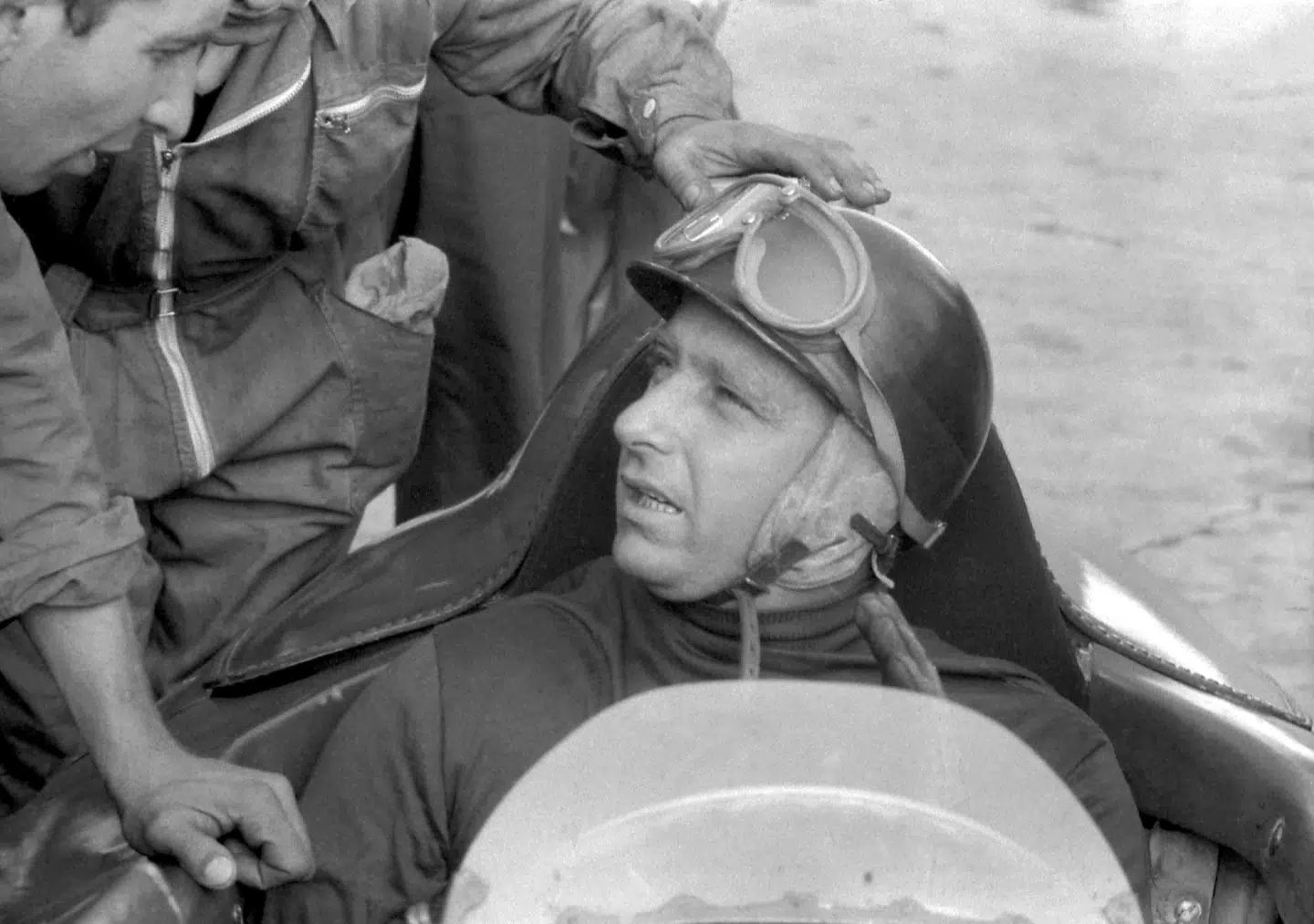 Den regende verdensmester, Juan Manuel Fangio, blev i 1958 kidnappet af Fidel Castros oprørere i Cuba.