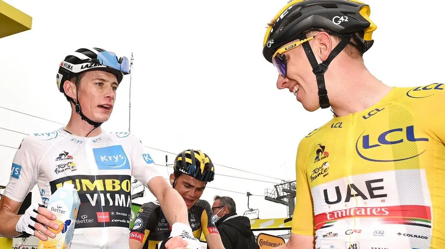 Jonas Vingegaard (tv.) sammen med Tadej Pogacar efter torsdagens etape.