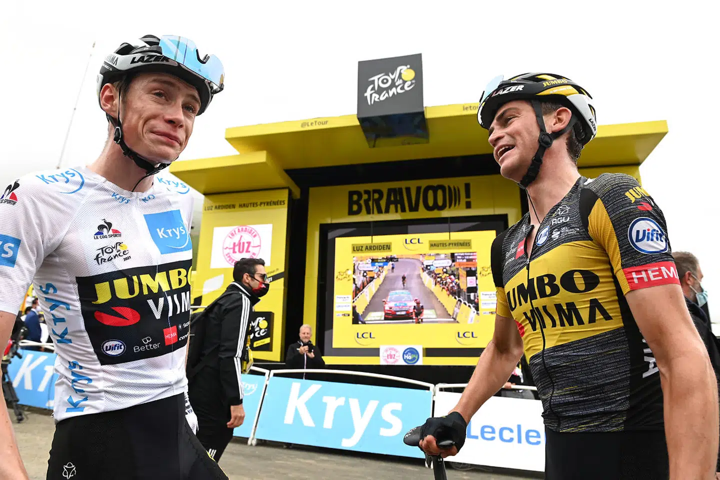 Jonas Vingegaard og Sepp Kuss efter torsdagens etape.