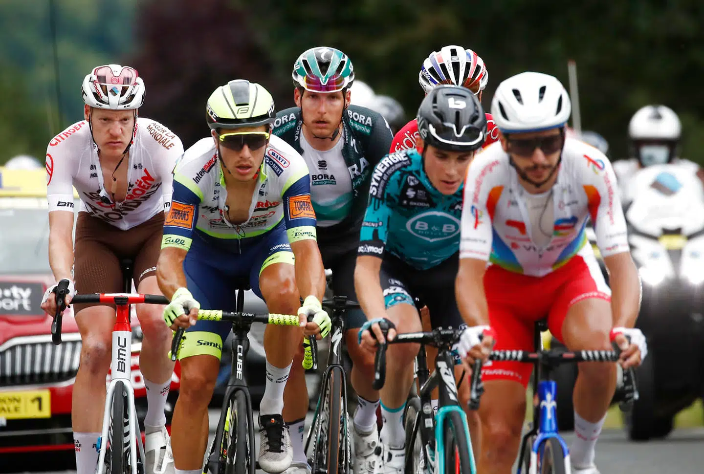 Det blev desværre ikke til et magnifique udfald for franskmændene i dagens udbrud. Her ses fra venstre til højre: Dorian Godon (AG2R Citroën), hollandske Danny van Poppel (Intermarché-Wanty-Gobert-Matériaux), østrigske Lukas Pöstlberger (Bora-Hansgrohe), Maxime Chevalier (B&B Hotels), Anthony Perez (Cofidis, bag Chevalier) og Anthony Turgis (Totalenergies).