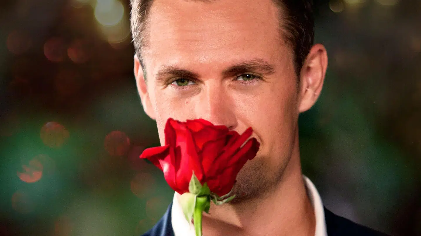 Casper i 'Bachelor', som kan ses på TV 2 Play. I alt er der 24 afsnit med en varighed på omtrent 30 minutter