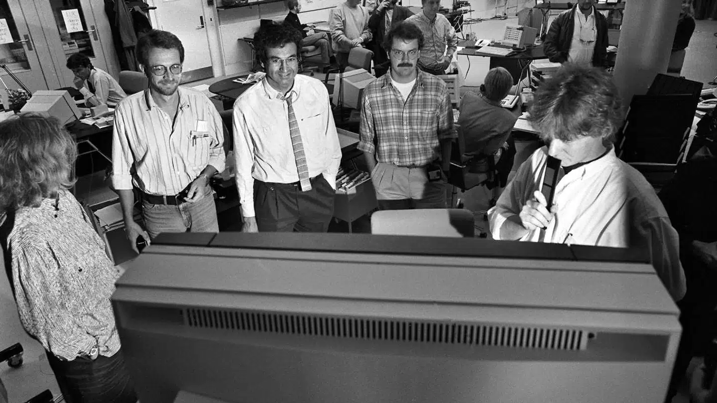 20. oktober 1988, da Steffen Jensen (th.) var med til at starte TV 2. Med på billedet er Anders Karup (tv.) og Samuel Rachlin (i.m.).