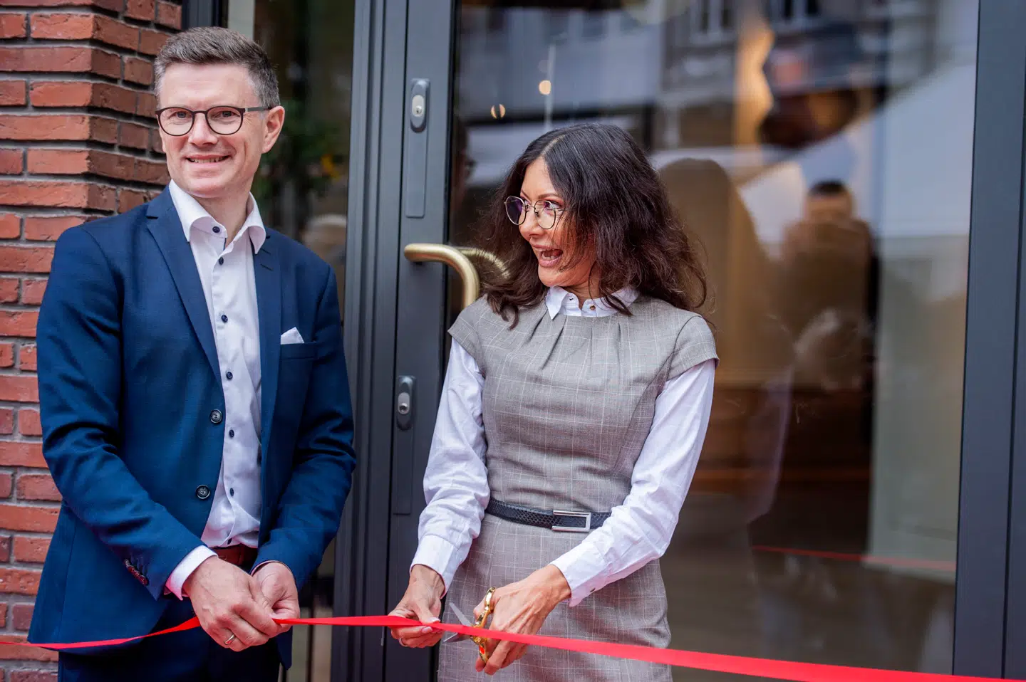 Grevinde Alexandra klippede snoren til den nye B&O-butik i Odense.